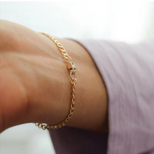 Load image into Gallery viewer, Gold-filled Curby bracelet
