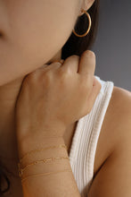 Load image into Gallery viewer, The Dainty Bar Bracelet - Gold filled
