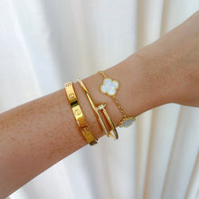 Load image into Gallery viewer, Slim Screw Bracelet ( with diamonds )
