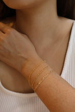 Load image into Gallery viewer, The Singapore Chain Bracelet - Gold filled
