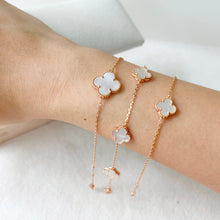 Load image into Gallery viewer, Large clover bracelet [Preorder]
