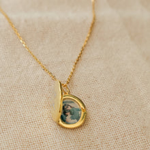 Load image into Gallery viewer, Oval Locket [2 photos + engraving]
