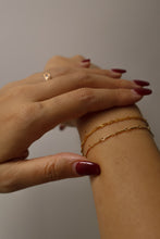 Load image into Gallery viewer, The Dainty Bar Bracelet - Gold filled
