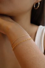 Load image into Gallery viewer, The Singapore Chain Bracelet - Gold filled
