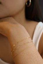 Load image into Gallery viewer, The Dainty Bar Bracelet - Gold filled
